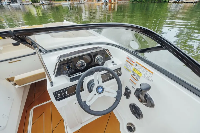 Slide: The Image of Bayliner D20 2026 - 5723855