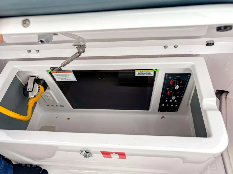 Slide: The Image of Axopar 25 Cross Top 2024 - 5724228