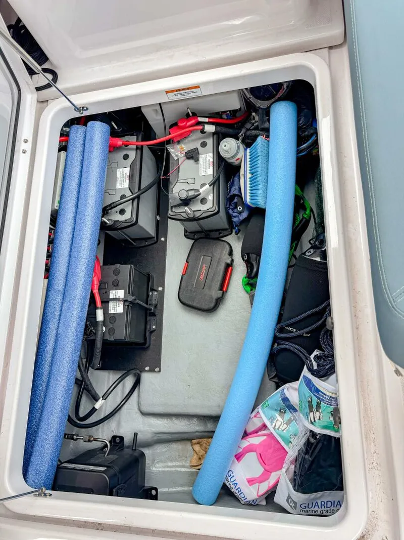 Slide: The Image of Axopar 25 Cross Top 2024 - 5724229