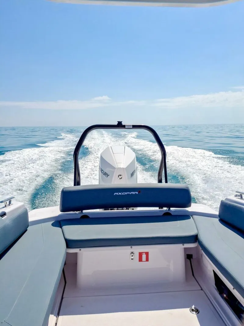 Slide: The Image of Axopar 25 Cross Top 2024 - 5724236