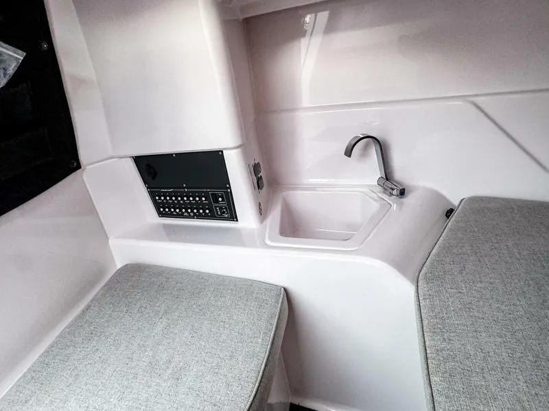 Slide: The Image of Axopar 25 Cross Top 2024 - 5724233