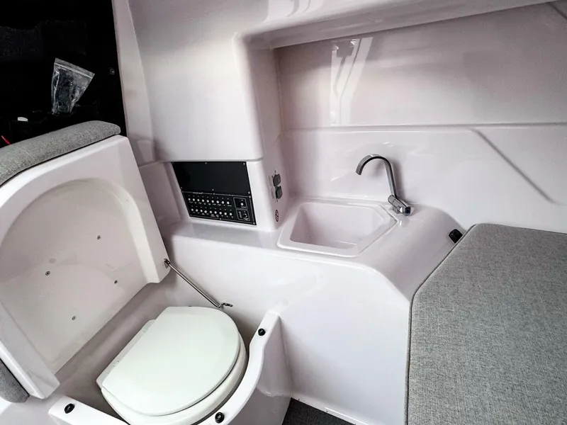 Slide: The Image of Axopar 25 Cross Top 2024 - 5724232