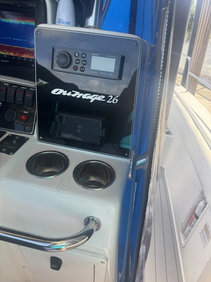 Slide: The Image of Boston Whaler 26 Outrage 2001 - 5725108