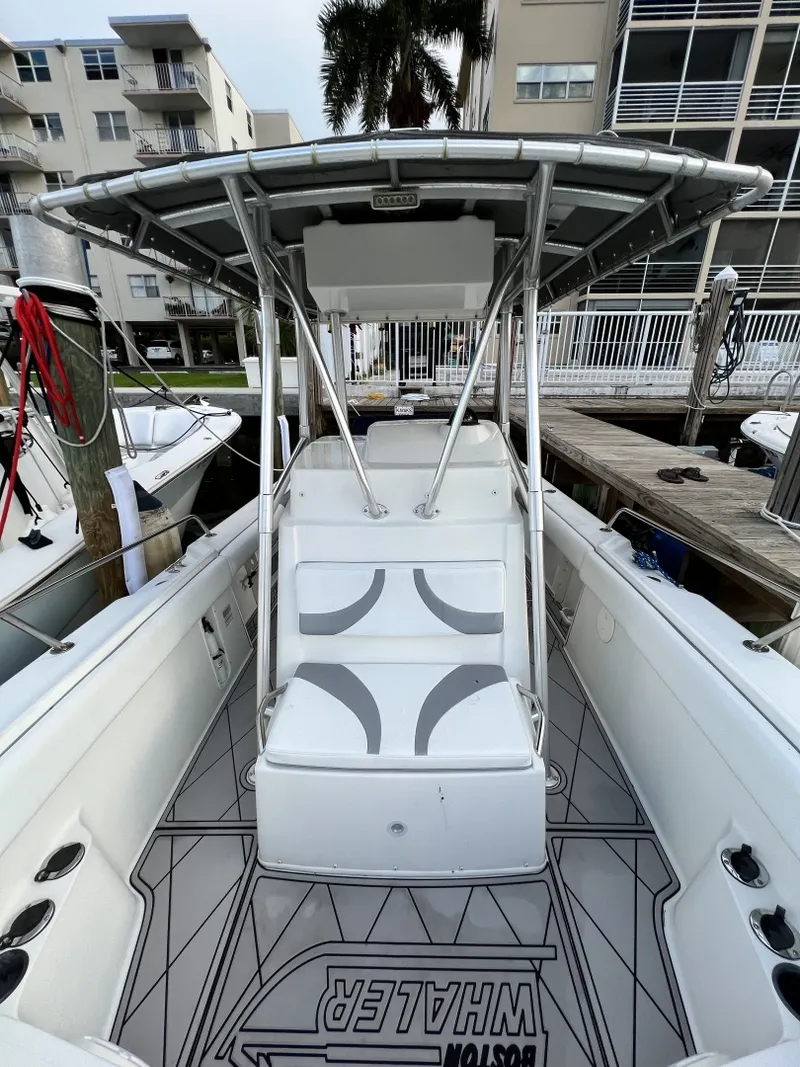 Slide: The Image of Boston Whaler 26 Outrage 2001 - 6187192