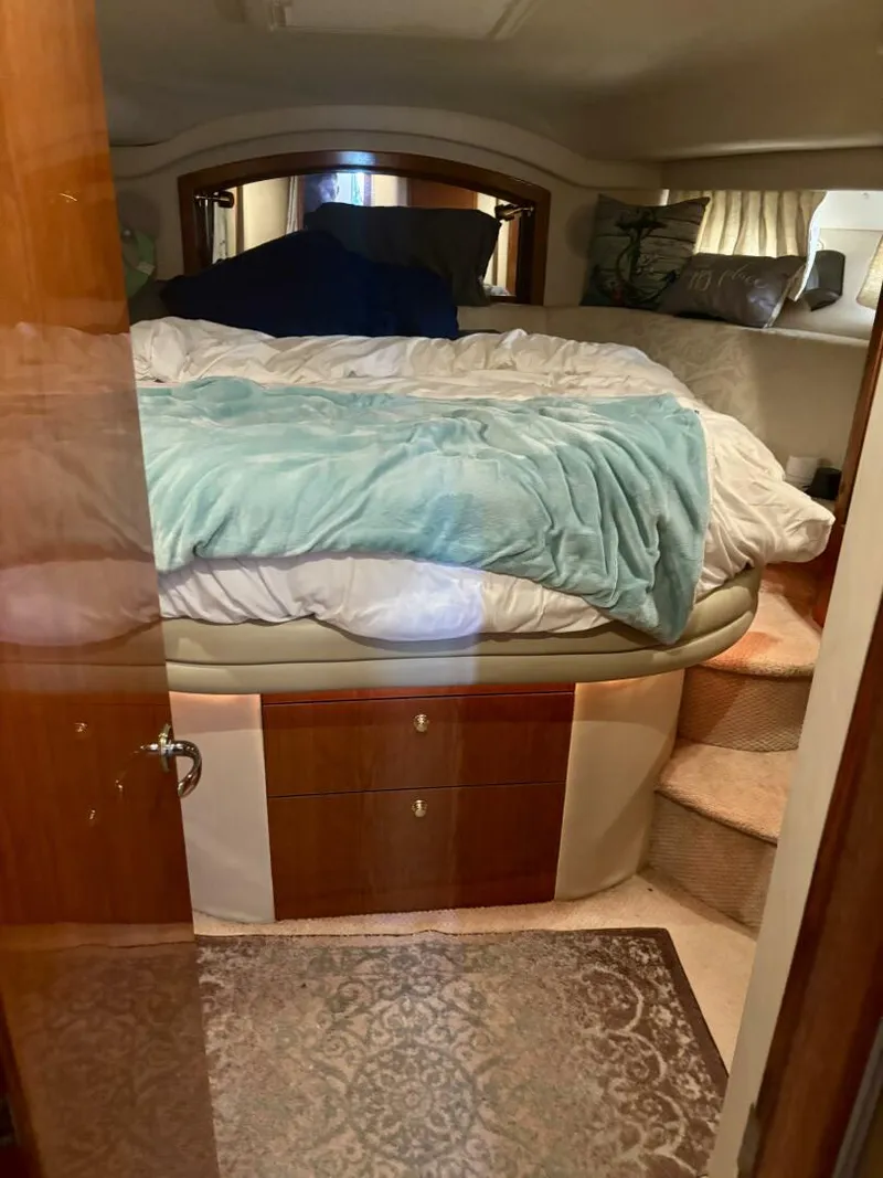 Slide: The Image of Sea Ray 400 Sedan Bridge 1999 - 5725014