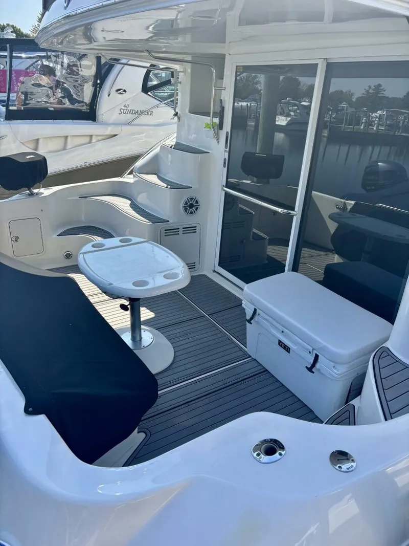 Slide: The Image of Sea Ray 400 Sedan Bridge 1999 - 5724984