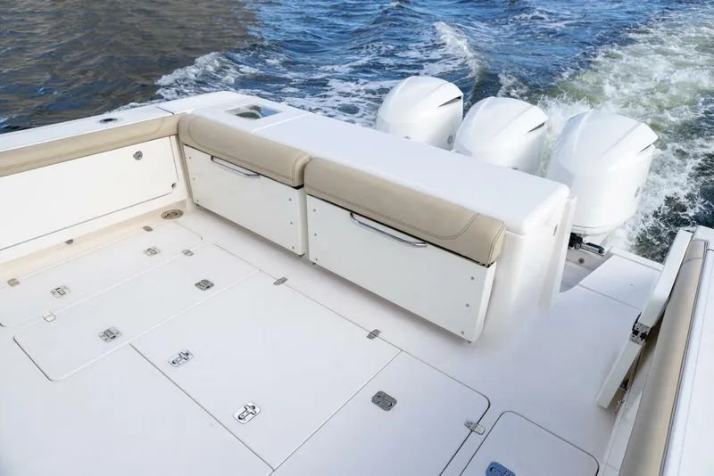 Slide: The Image of Pursuit 38 - TRACKER - Cockpit & Engines 2018 Pursuit 38 Center Console TRACKER - 5725404