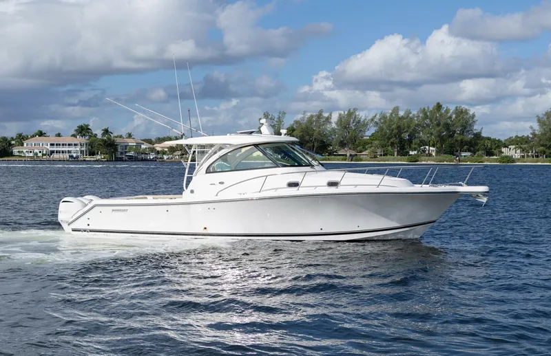 Slide: The Image of Pursuit 38 - TRACKER - Starboard Profile 2018 Pursuit 38 Center Console TRACKER - 5725423
