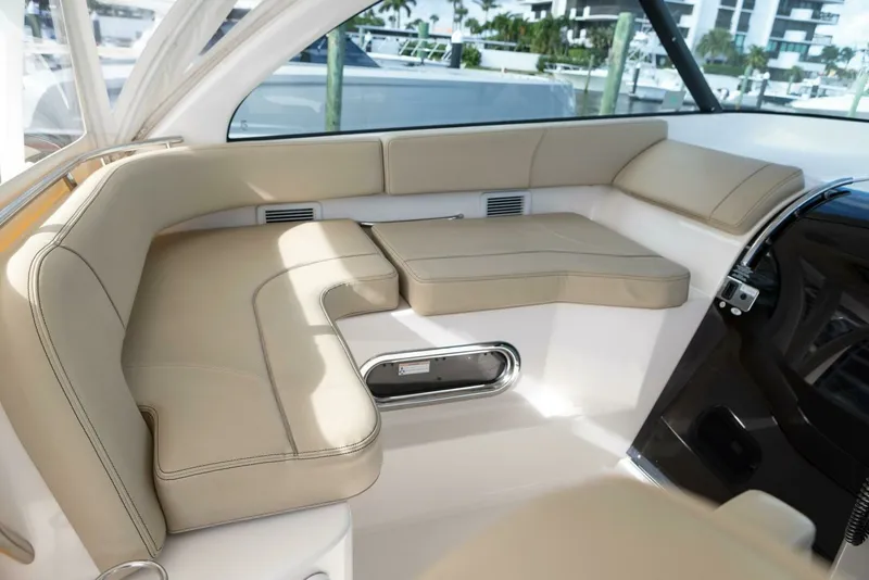Slide: The Image of Pursuit 38 - TRACKER - Flybridge Seating 2018 Pursuit 38 Center Console TRACKER - 7680287