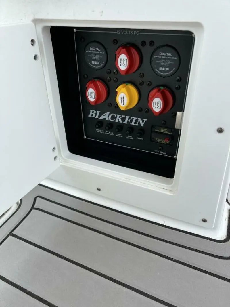 Slide: The Image of Blackfin 272 DC 2023 - 5725037