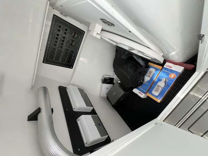 Slide: The Image of Blackfin 272 DC 2023 - 5725027