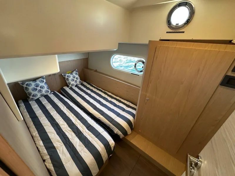 Slide: The Image of Beneteau Swift Trawler 41 Sedan 2024 - 5730329