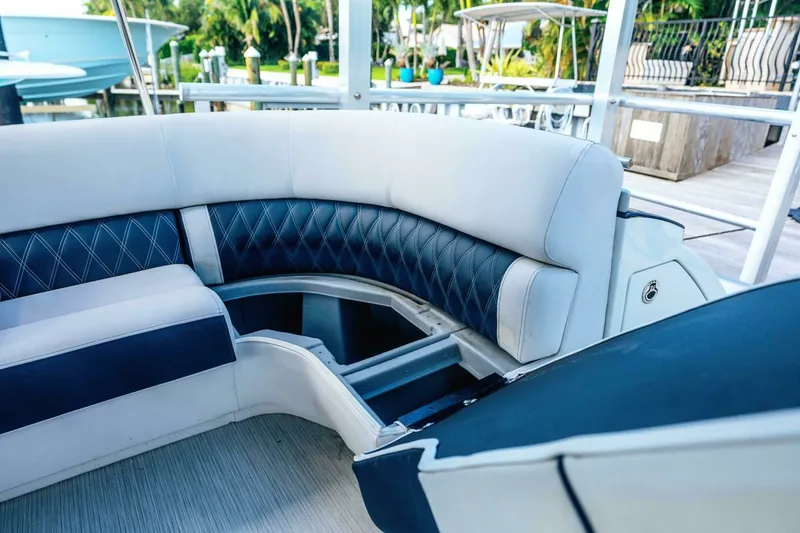 Slide: The Image of Deck Seating & Storage - 7681293