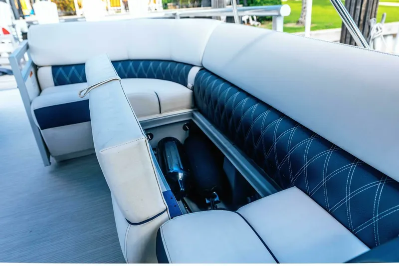 Slide: The Image of Deck Seating & Storage - 7681297