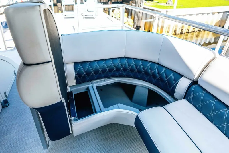 Slide: The Image of Deck Seating & Storage - 7681298