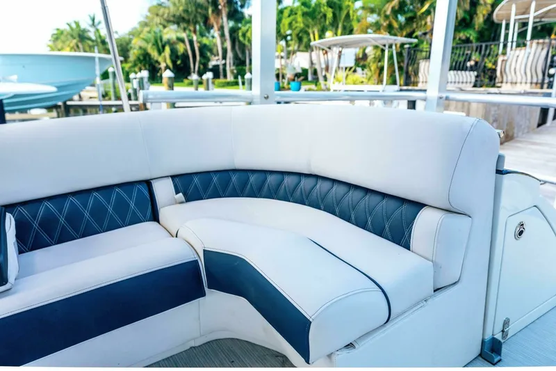 Slide: The Image of Deck Seating - 7681294