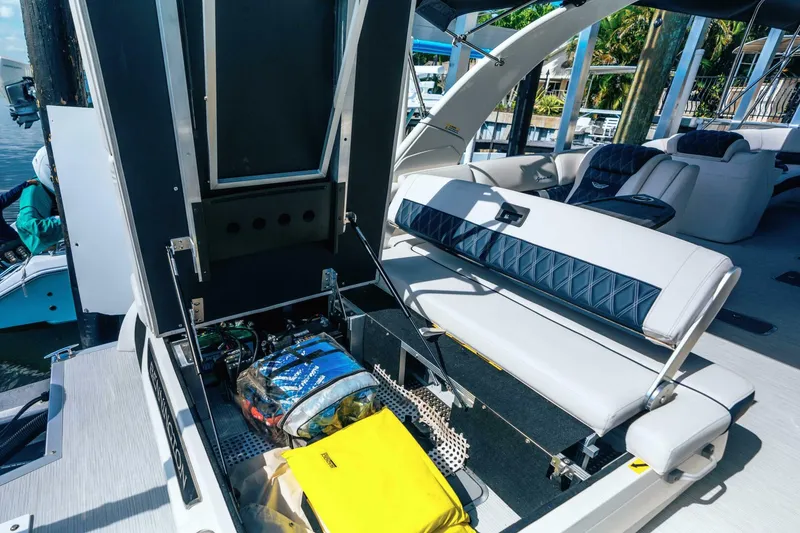 Slide: The Image of Aft Storage - 5725558