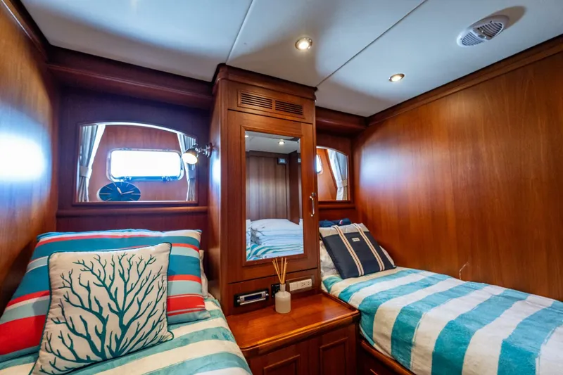 Slide: The Image of Grand Banks 59 Aleutian Raised Pilothouse 2007 - 5726006