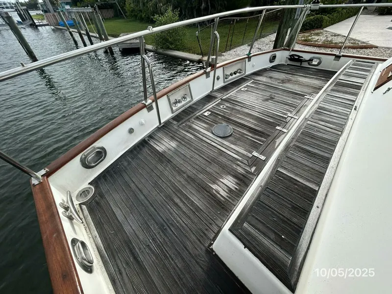 Slide: The Image of 42' Grand Banks aftdeck2 - 5726254