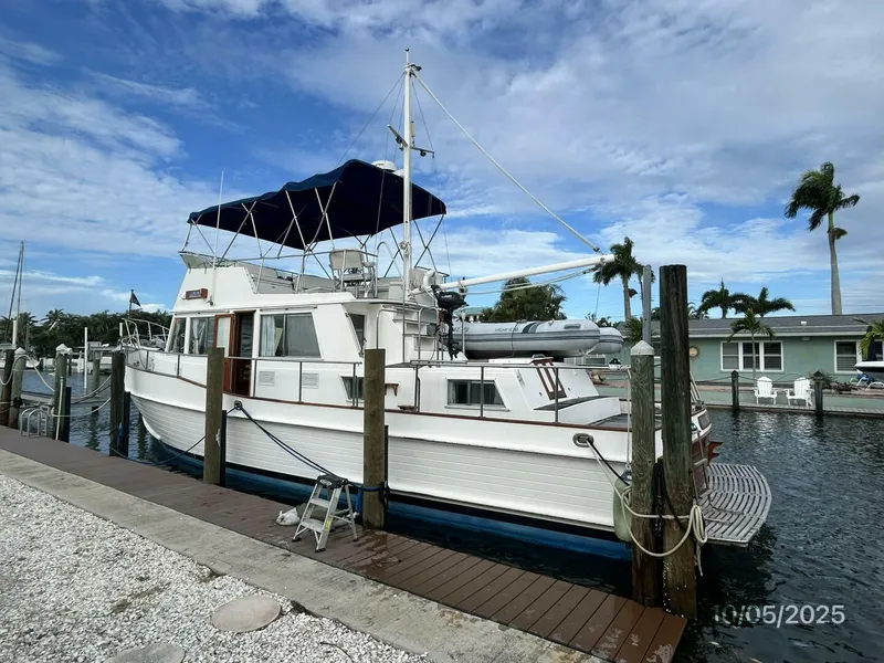 Slide: The Image of 42' Grand Banks port aft profile - 5726304