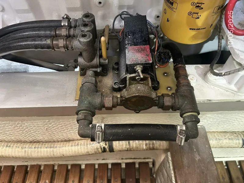 Slide: The Image of 42' Grand Banks oil change system - 5726302