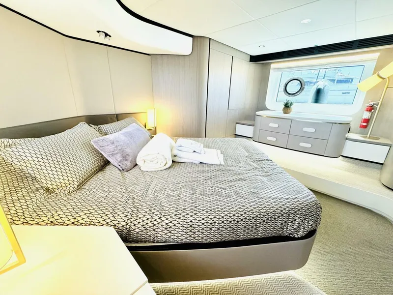 Slide: The Image of 2019 Azimut 55 - Master Stateroom - 5726597