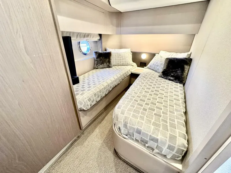 Slide: The Image of 2019 Azimut 55 - Guest Cabin - 5726599