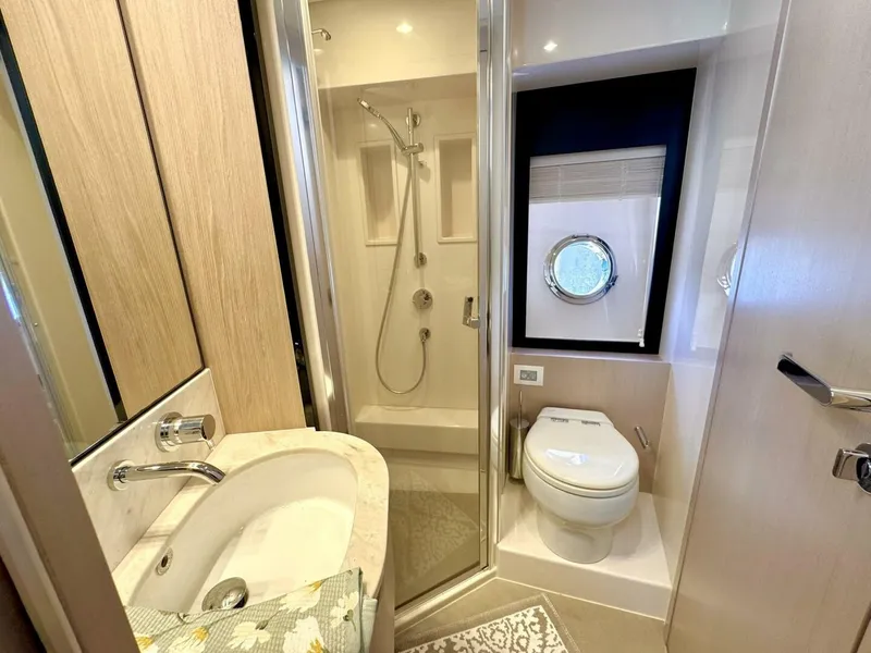 Slide: The Image of 2019 Azimut 55 - Guest Head - 5726605