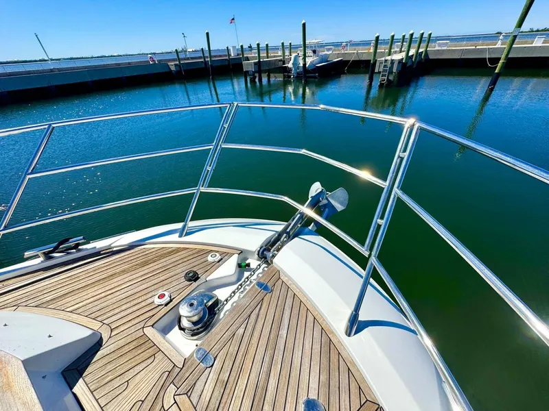 Slide: The Image of 2019 Azimut 55 - Windlass - 5726606