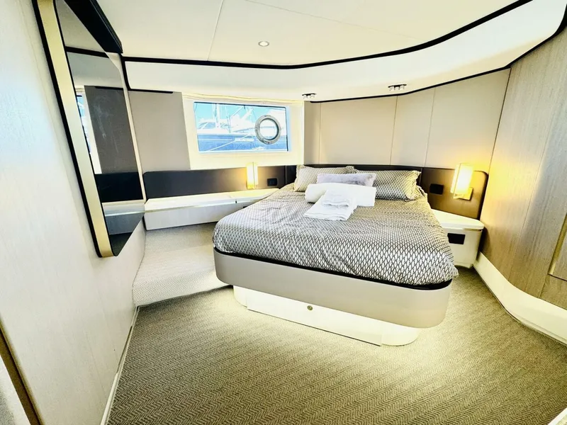Slide: The Image of 2019 Azimut 55 - Master Stateroom - 5726611