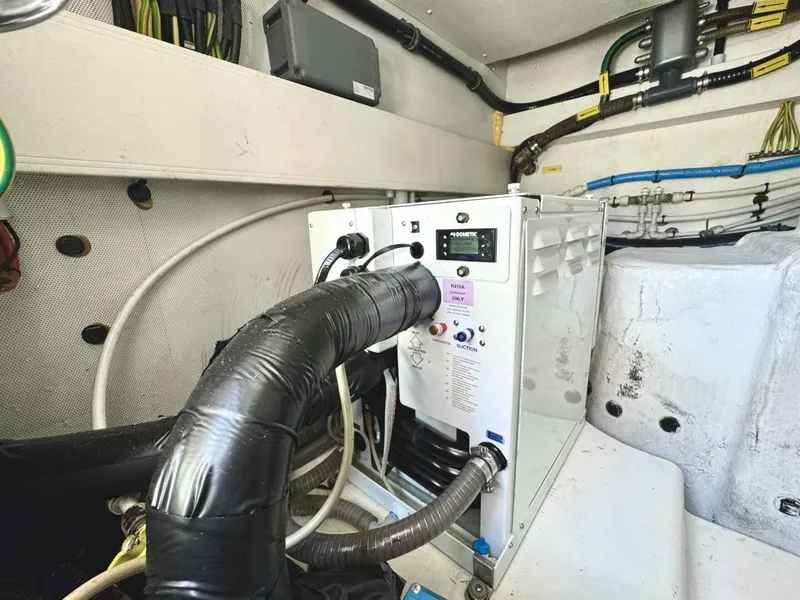 Slide: The Image of 2019 Azimut 55 - Engine Room - 5726598