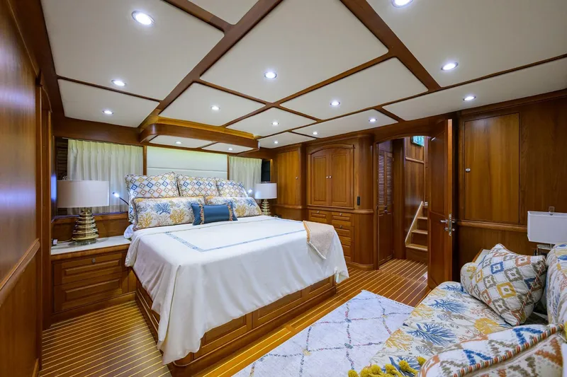 Slide: The Image of Master Stateroom Berth - 5726520