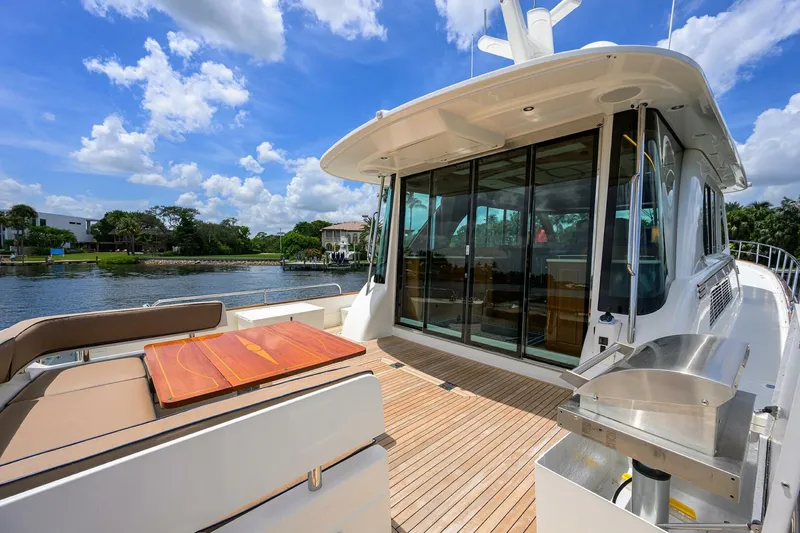 Slide: The Image of Aft Deck Seating & Salon Entrance - 5726543