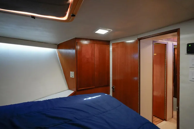 Slide: The Image of 1994 Hatteras 46 Convertible- CHANGE ORDER- Master Stateroom - 5727017