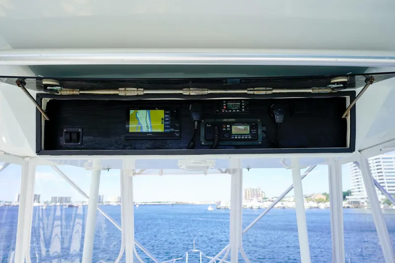 Slide: The Image of 1994 Hatteras 46 Convertible- CHANGE ORDER- Helm - 5726990