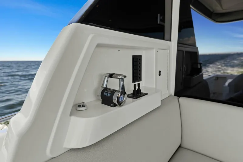 Slide: The Image of 2025 Maritimo M600 - Port - 5728013