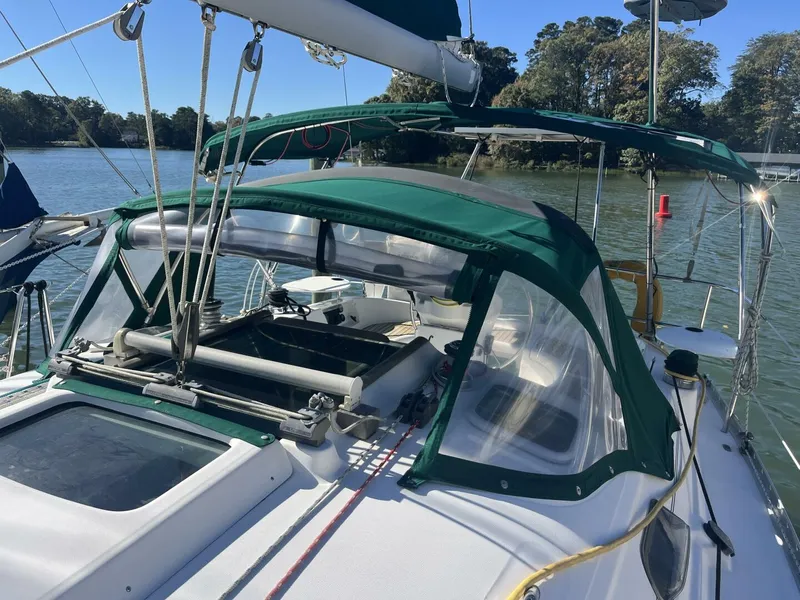 Slide: The Image of Beneteau 331 2004 - 5775240