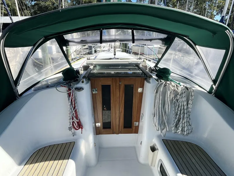 Slide: The Image of Beneteau 331 2004 - 5775296