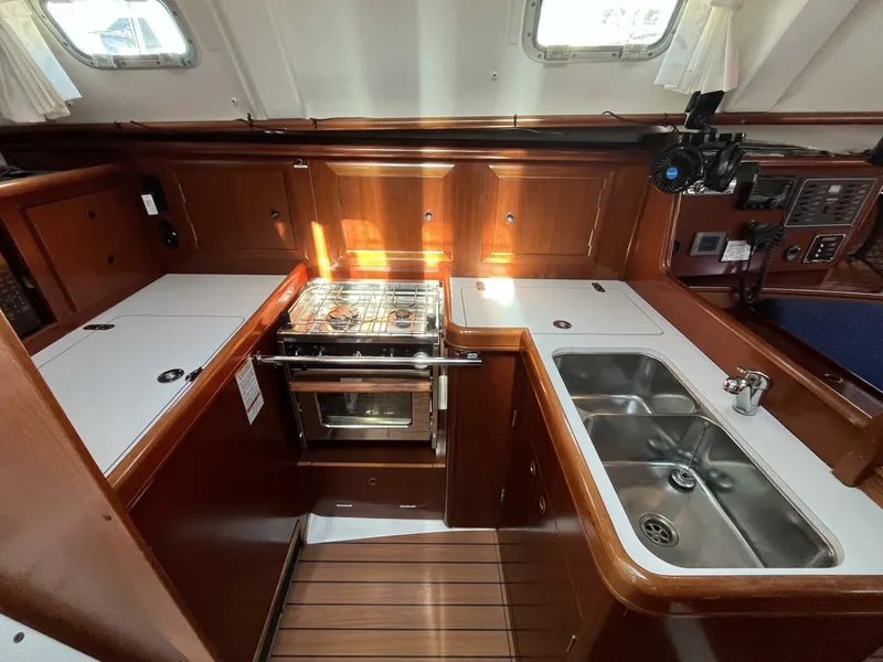 Slide: The Image of Beneteau 331 2004 - 5775271