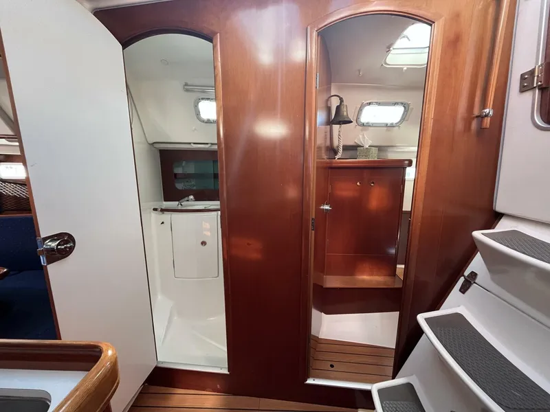 Slide: The Image of Beneteau 331 2004 - 5775275