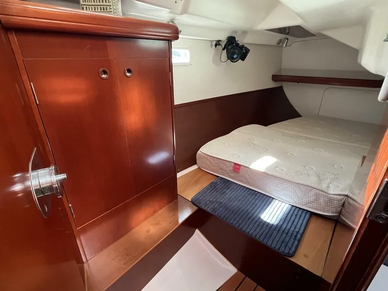 Slide: The Image of Beneteau 331 2004 - 5775276