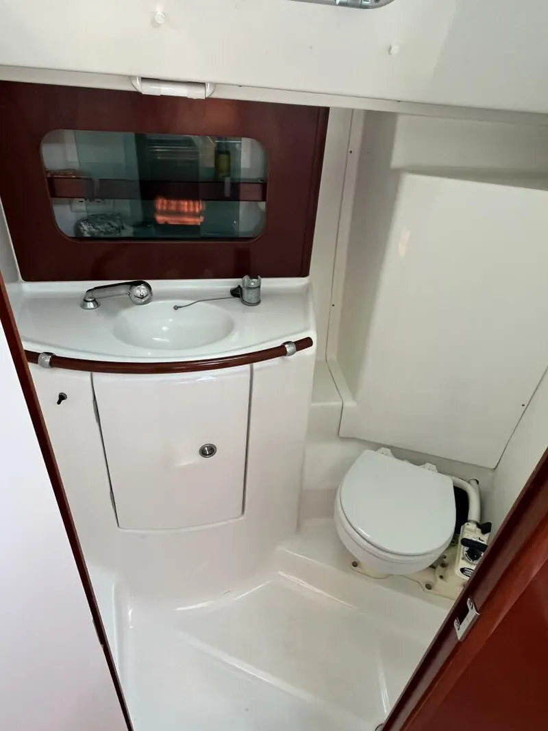 Slide: The Image of Beneteau 331 2004 - 5775279