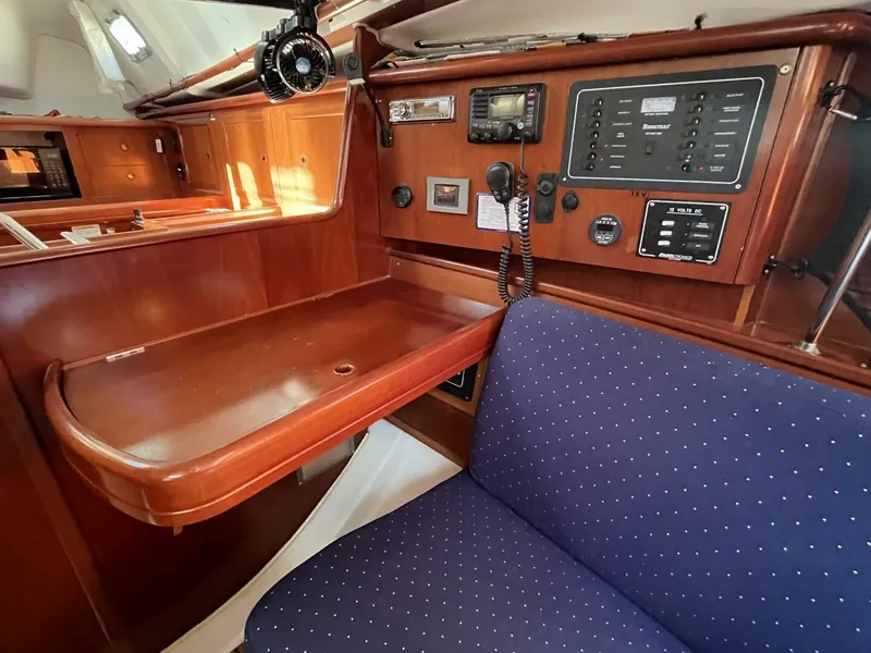 Slide: The Image of Beneteau 331 2004 - 5775282