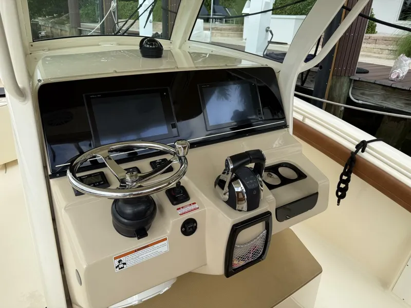 Slide: The Image of Scout 320 LXF 2019 - 5727565