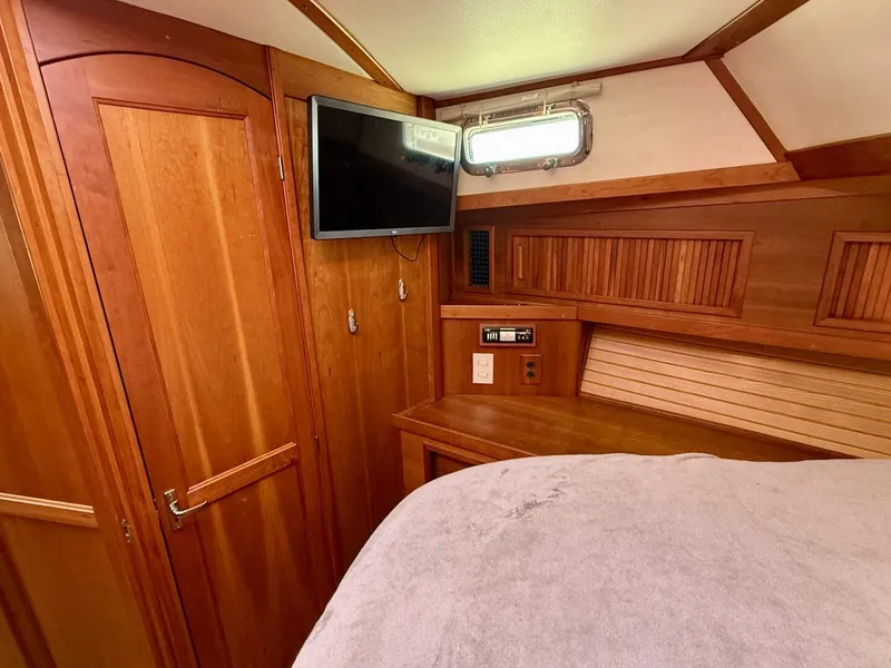 Slide: The Image of Sabre 42 Sedan 2006 - 5727515