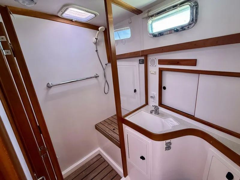 Slide: The Image of Sabre 42 Sedan 2006 - 5727517