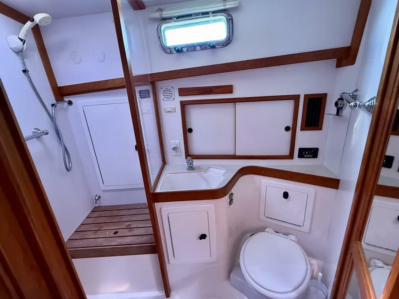 Slide: The Image of Sabre 42 Sedan 2006 - 5727518