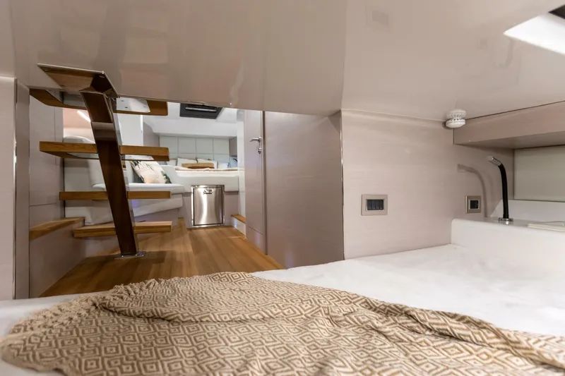 Slide: The Image of Sacs Rebel 47 2025 - 5727976