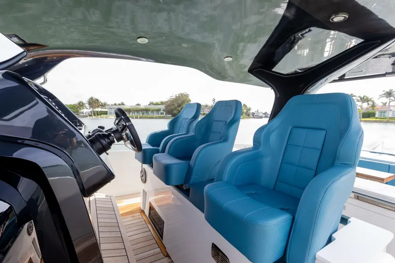 Slide: The Image of Sacs Rebel 47 2025 - 5727995