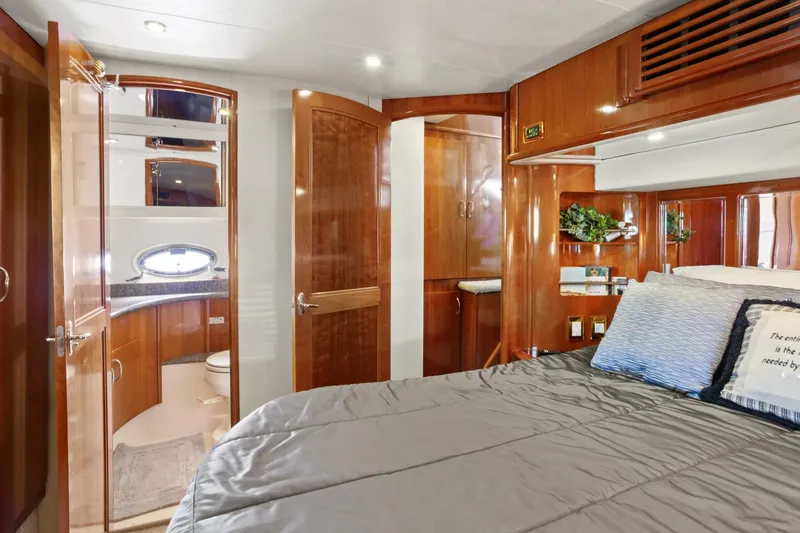 Slide: The Image of Carver 466 Motor Yacht 2005 - 5728156